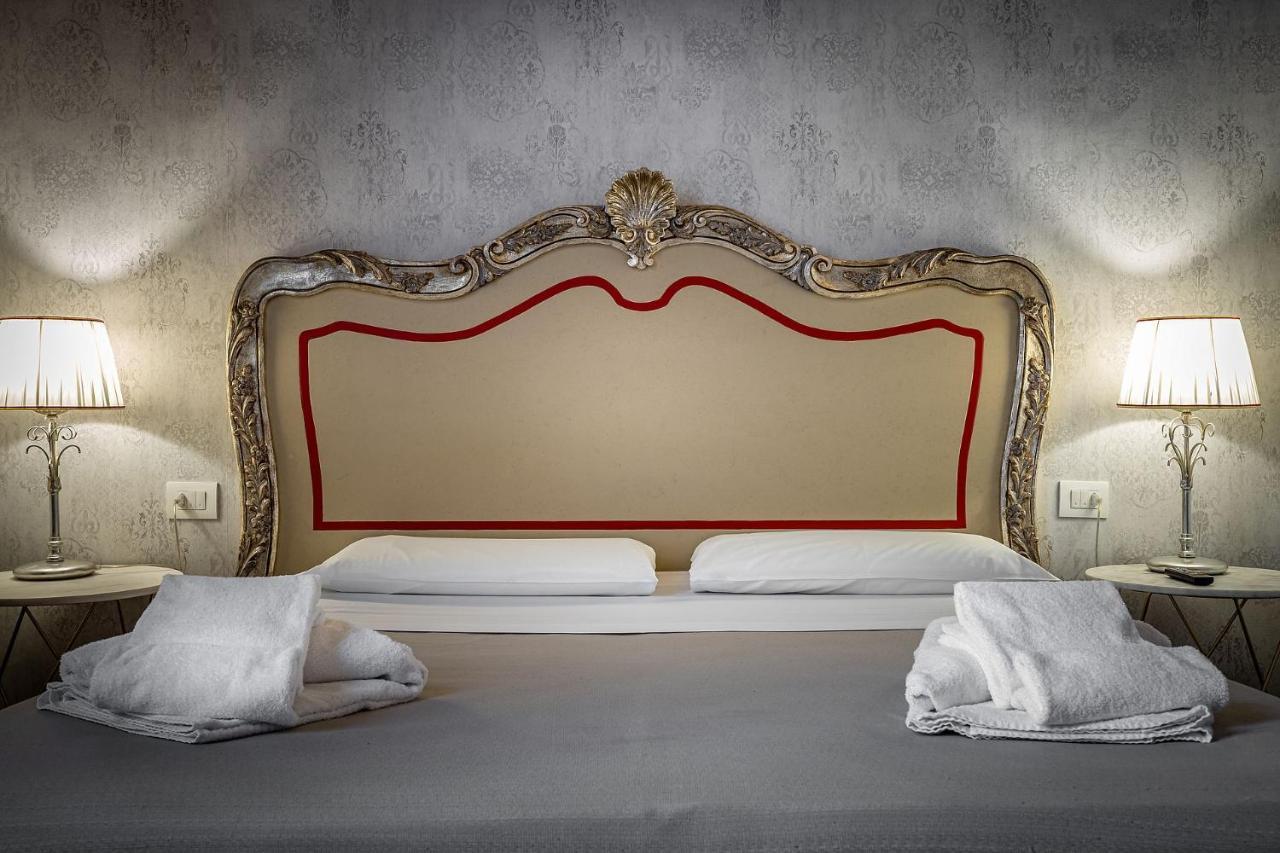 Residenza D'Epoca Al Numero 8 ฟลอเรนซ์ ภายนอก รูปภาพ